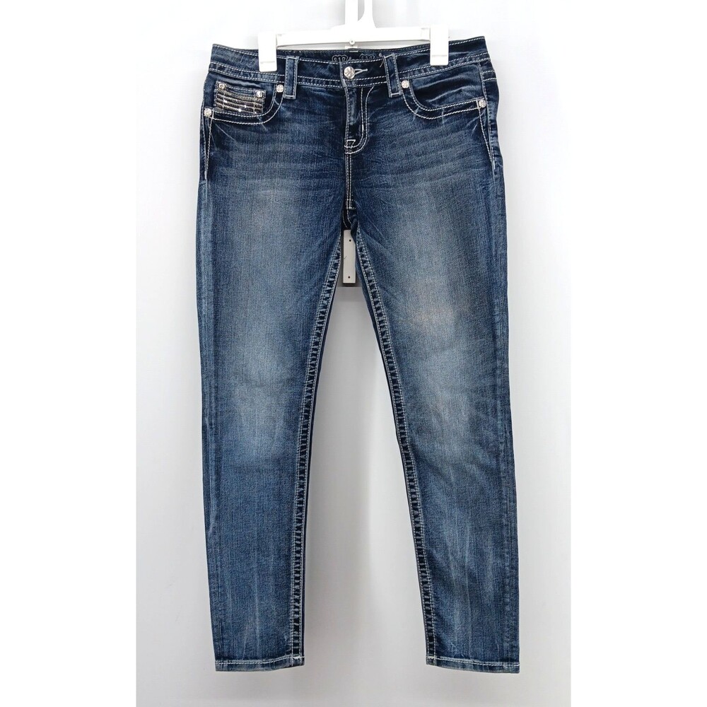 Miss Me Skinny Jeans got to see lots bling got to see a rare find size 31💗💗💗